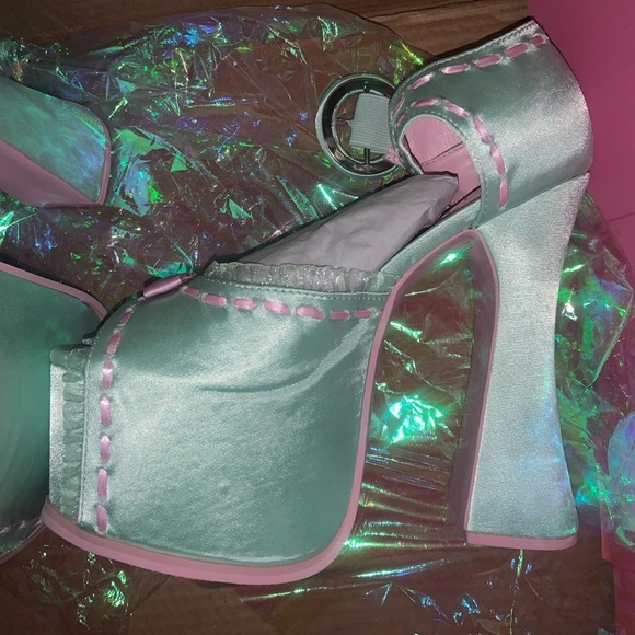 Pink & green heels from Sugar Thrillz Brand New size 9 - Picture 1 of 7